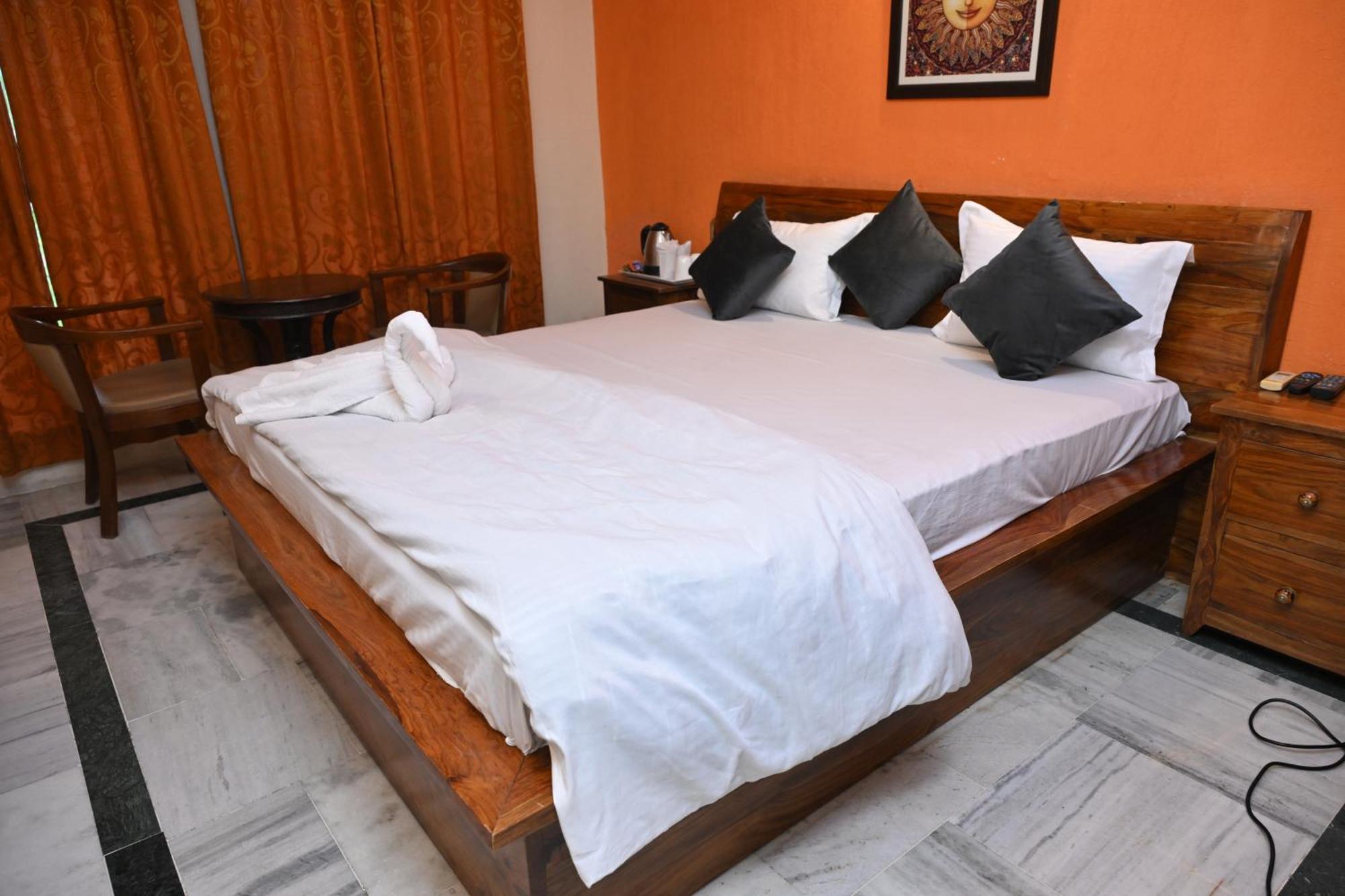 Madpackers Jodhpur Hostel จ๊อดปูร์ ภายนอก รูปภาพ