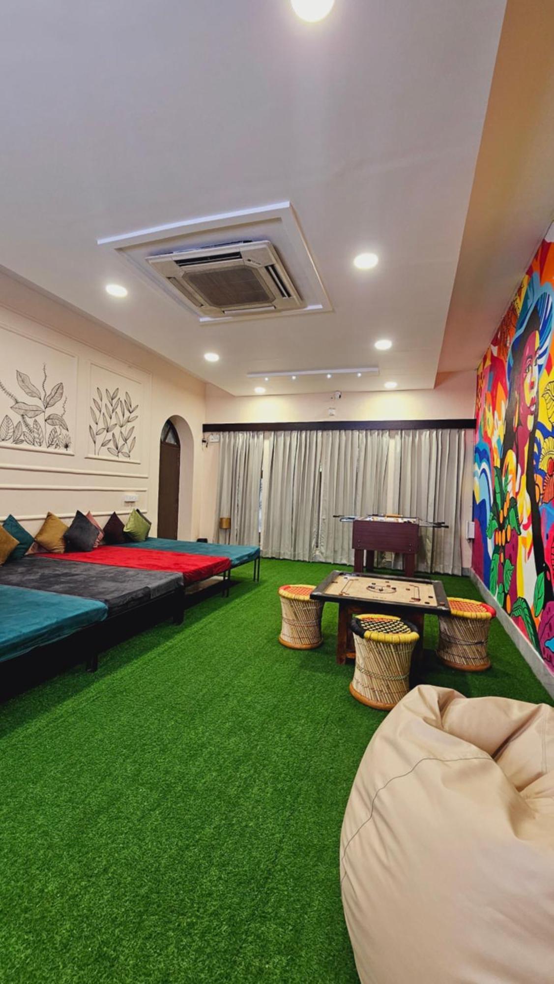Madpackers Jodhpur Hostel จ๊อดปูร์ ภายนอก รูปภาพ
