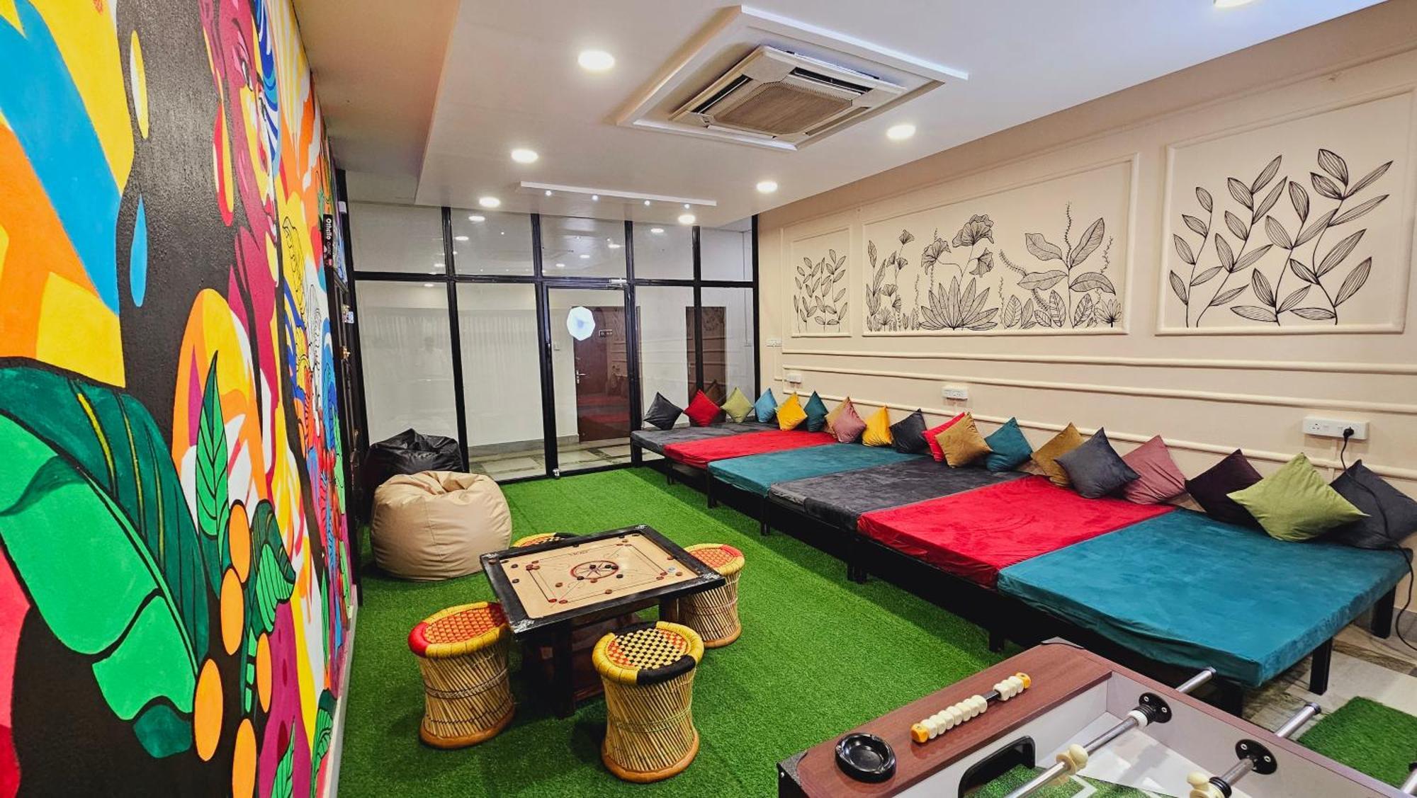 Madpackers Jodhpur Hostel จ๊อดปูร์ ภายนอก รูปภาพ